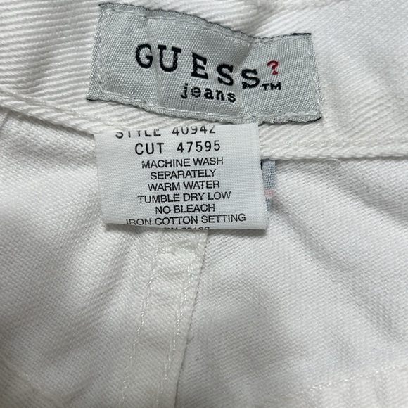 Vintage Guess Jeans White Denim Shorts Women’s Size 28 Triangle Logo - Picture 4 of 10
